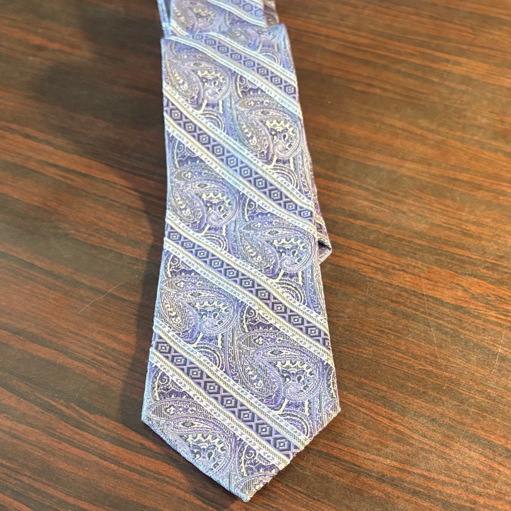 Pronto Uomo Blue and Purple Paisley Tie